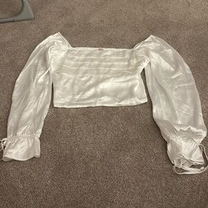 NWOT Francesca’s Cropped Satin Top Long Sleeve